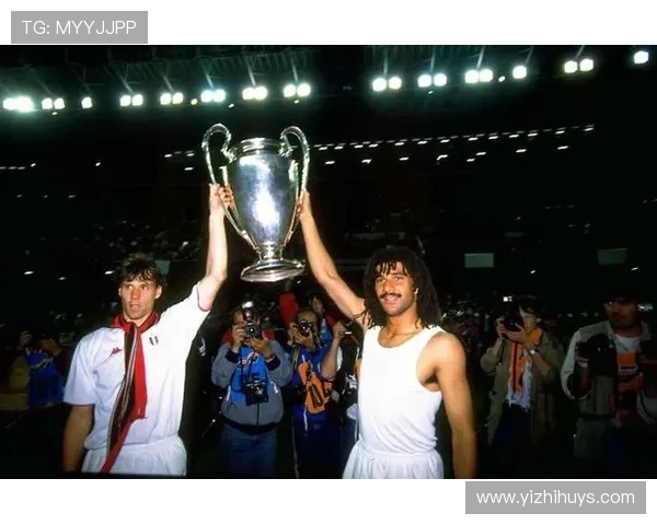 七次欧冠荣耀！米兰老照片里的红黑王朝记忆(1)